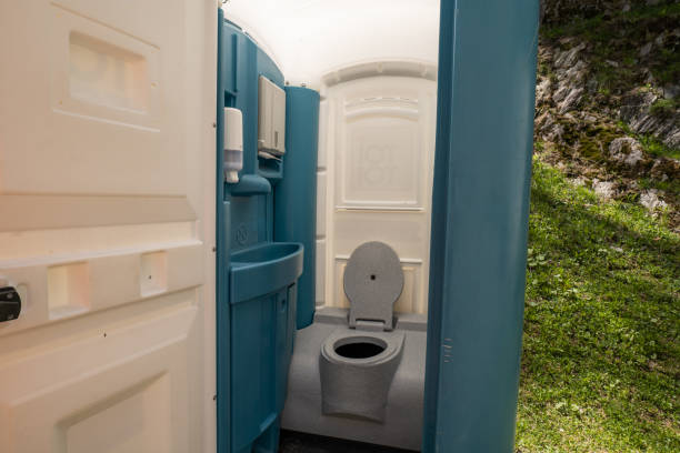 Best Porta potty rental near me  in South Bradenton, FL